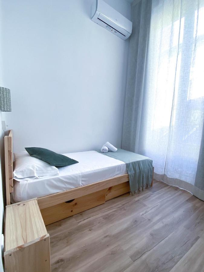 Hostal Andrea Sol Madrid Exterior photo